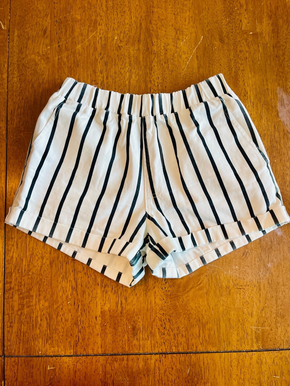 Forever 21 Striped High Waist Shorts in White & Black Size Medium